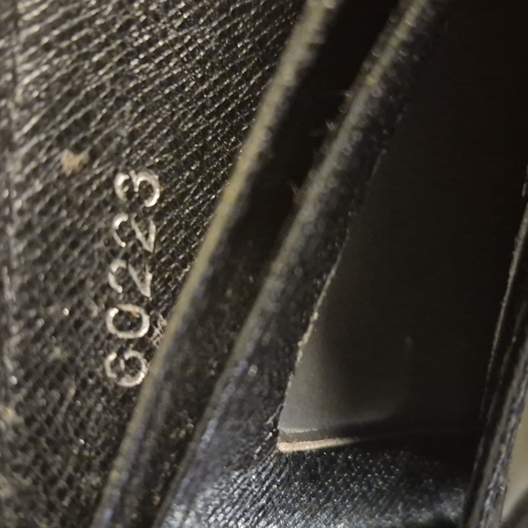 Louis Vuitton Black Taiga Leather Slender Bifold Wallet, Onesize, Black. - Picture 7 of 7